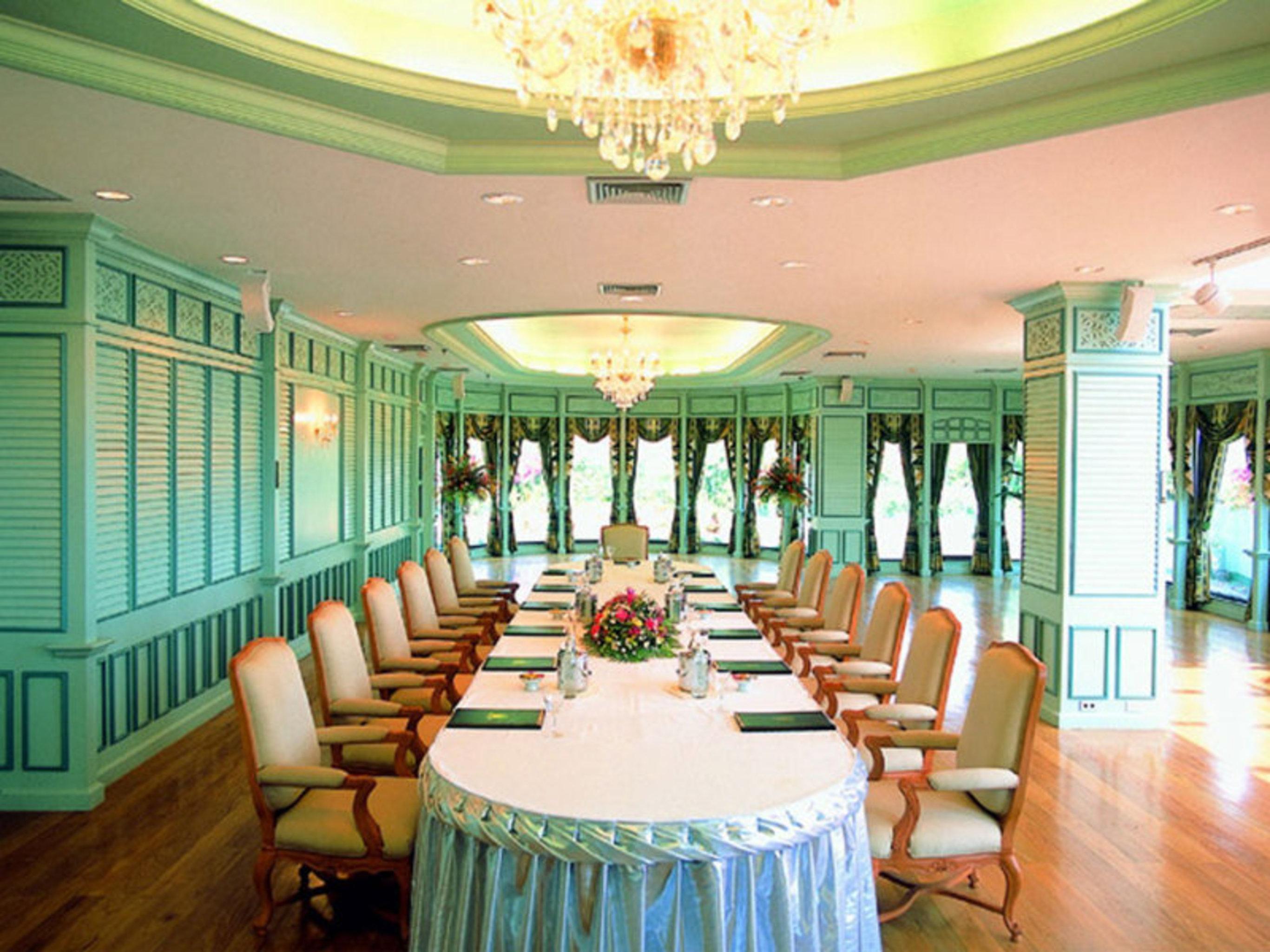 Montien Riverside Hotel Bangkok Facilities photo The interior of the Thai Parliament