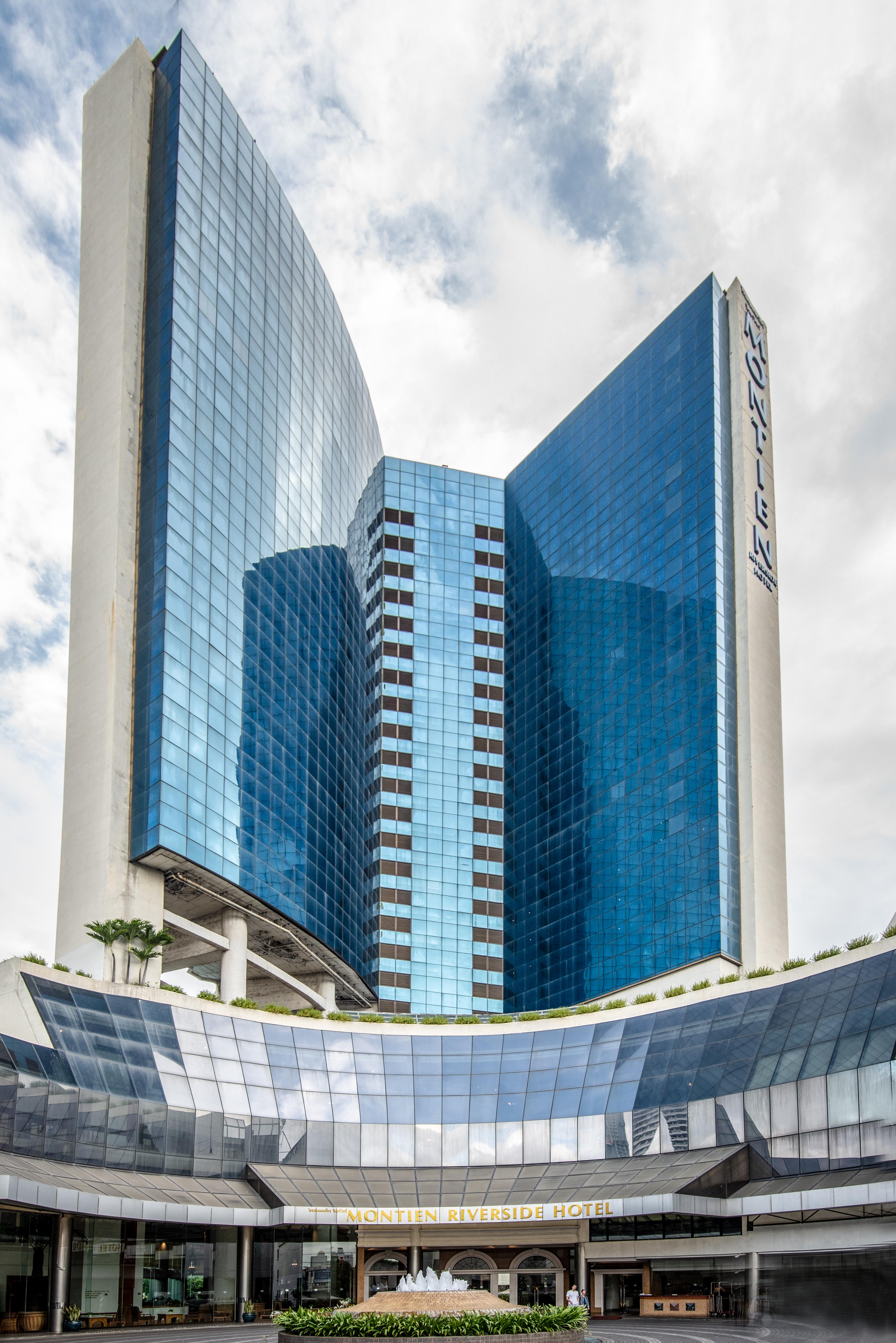 Montien Riverside Hotel Bangkok Exterior photo The hotel in 2016